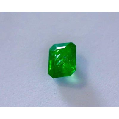 Grenat Tsavorite 2.37cts certificat AIG